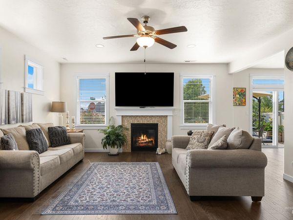 16 N Caracaras Way, Eagle, ID 83616