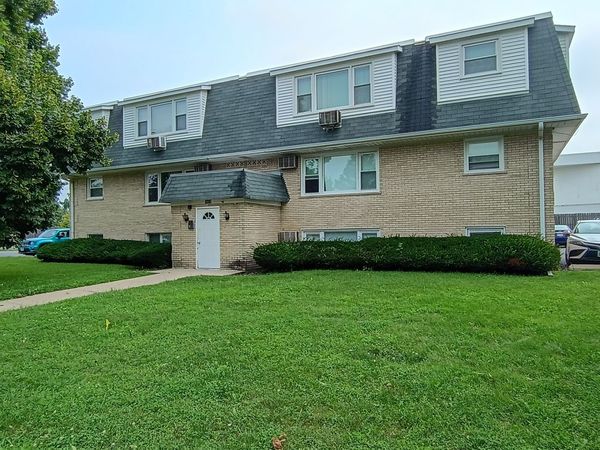 5811 Rose Avenue , Unit 6, Countryside, IL 60525