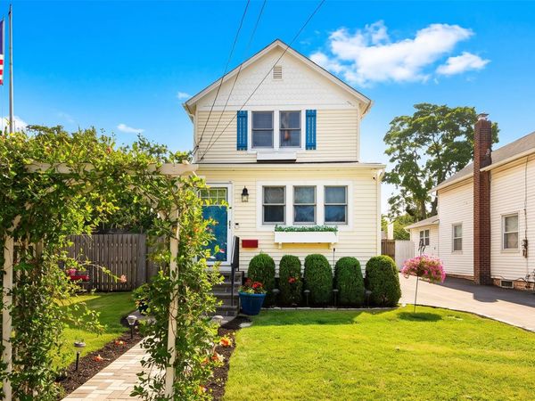 27 Wood Avenue , Patchogue, NY 11772