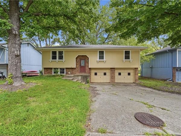 6493 Delta Avenue, Kansas City, MO 64151