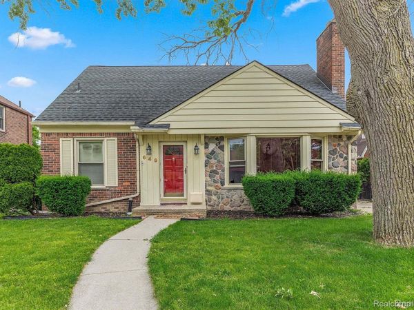 649 Meridan Street, Dearborn, Mi 48124