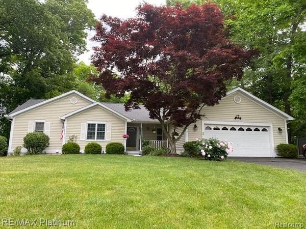 1841 Balmoral Drive, Brighton Township, Mi 48114