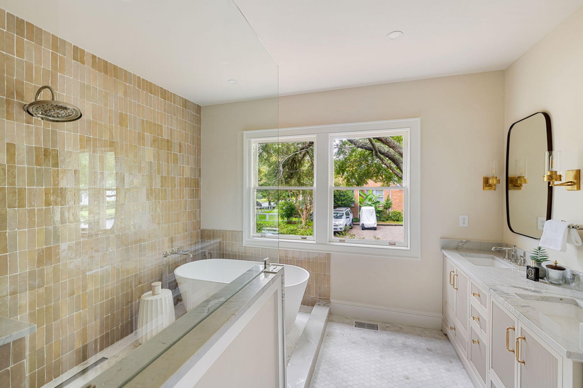 182 Gordon Street Photo 25