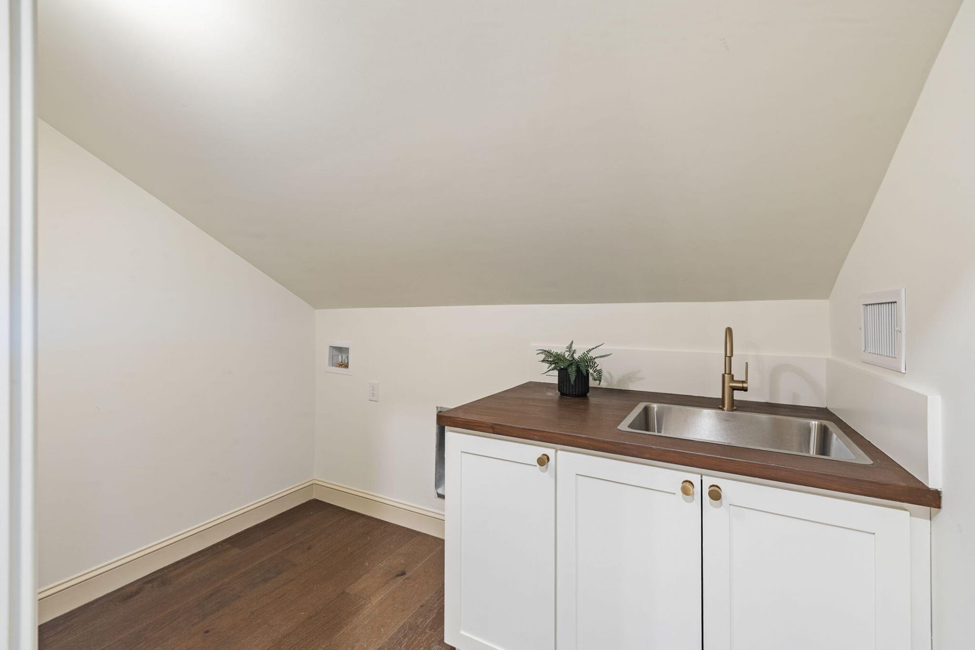 182 Gordon Street Photo 43