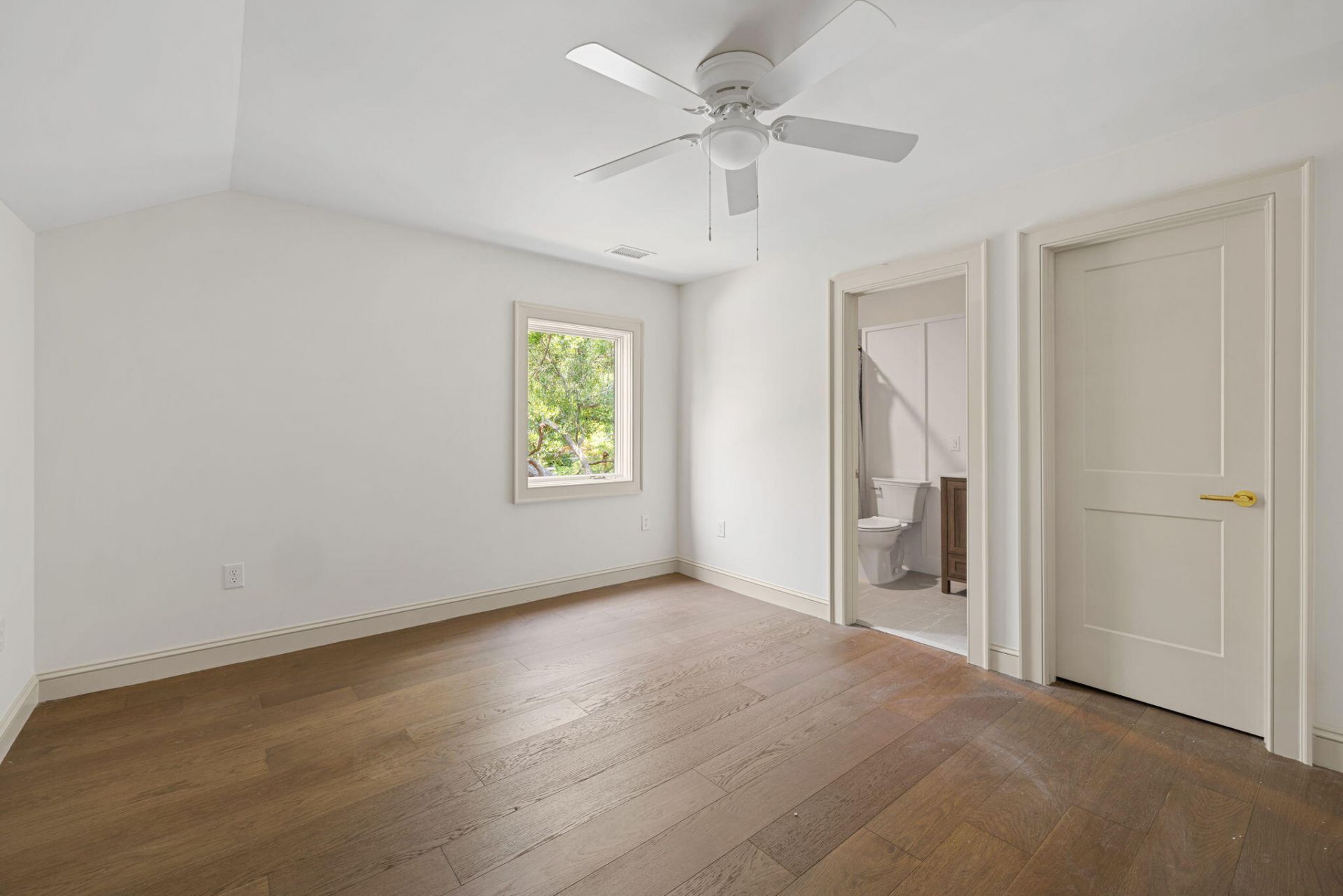 182 Gordon Street Photo 44