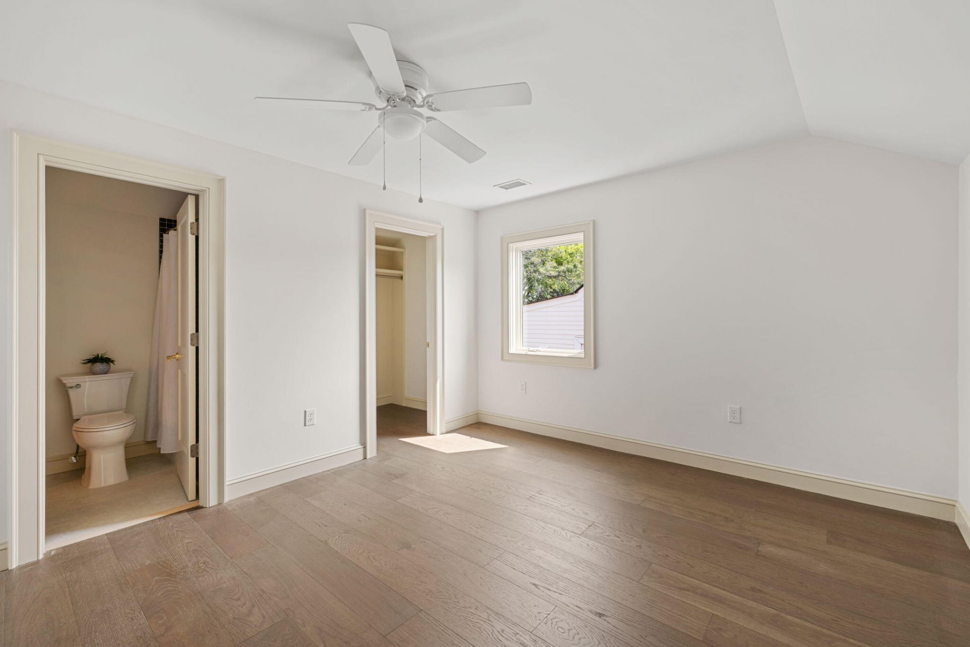 182 Gordon Street Photo 46