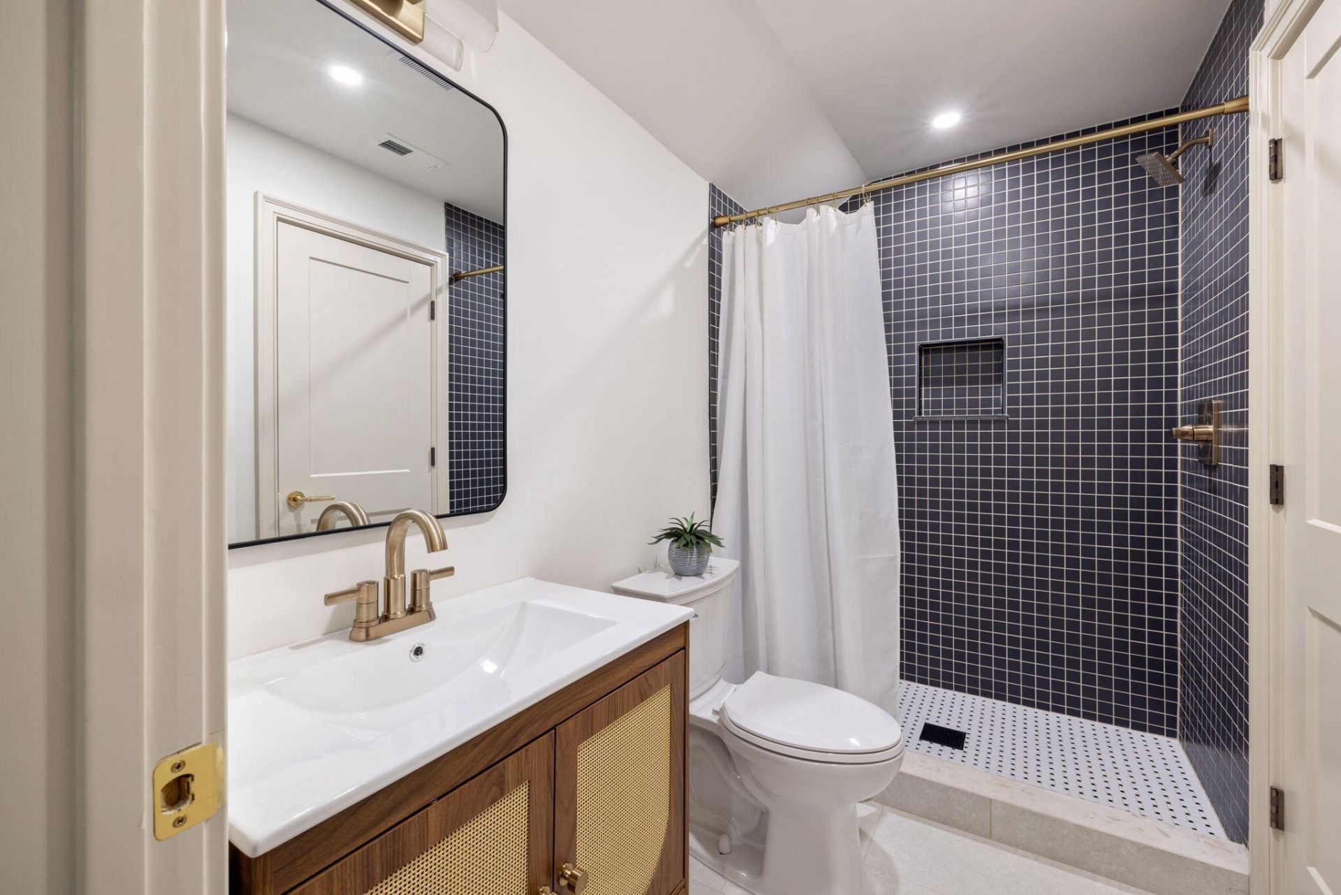 182 Gordon Street Photo 47