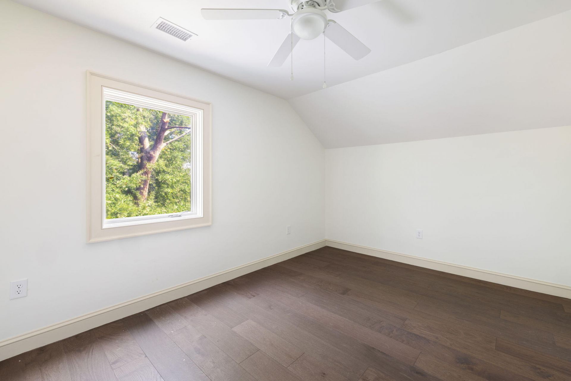 182 Gordon Street Photo 48