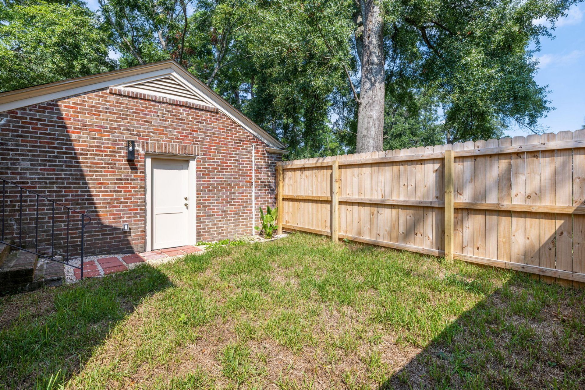 182 Gordon Street Photo 52
