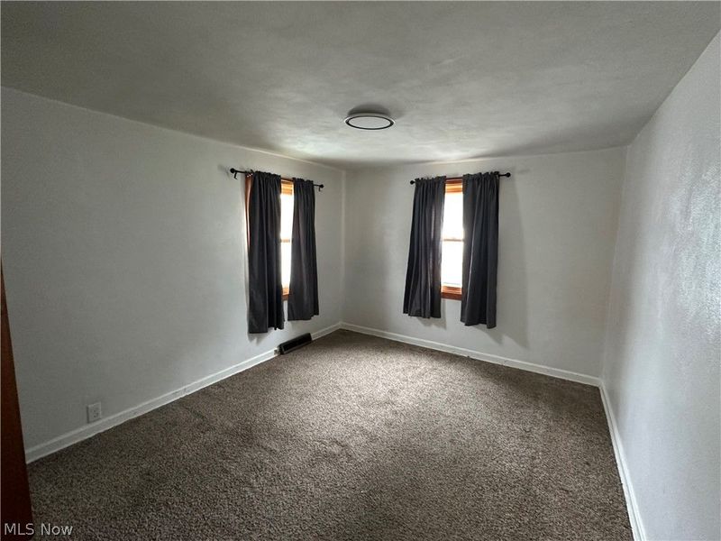825 Lakewood Beach Drive, Sheffield Lake, OH 44054 Photo 11