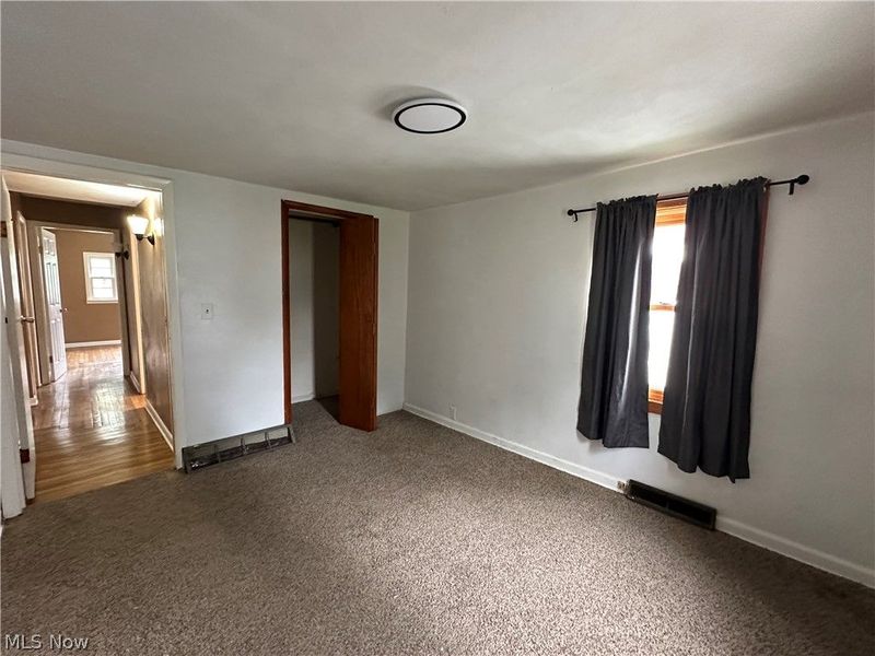 825 Lakewood Beach Drive, Sheffield Lake, OH 44054 Photo 12