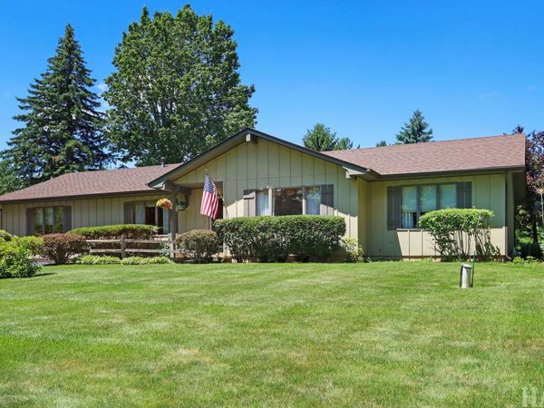 1702 Breezy Lawn Road , Spring Grove, IL 60081