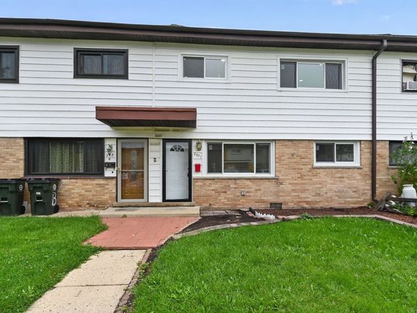 257 dover Drive, Unit c, Des Plaines, IL 60018