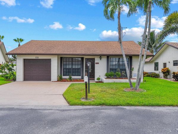 6510 OLIVEWOOD Circle, Greenacres, FL 33463