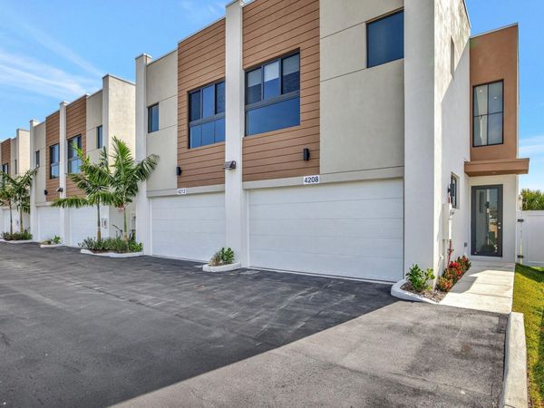 4208 NE 7TH Terrace, Oakland Park, FL 33334