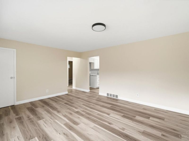 2751 Pickmeier Lane, Cincinnati, OH 45211 Photo 12