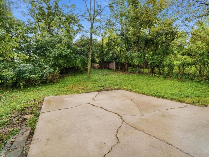 2751 Pickmeier Lane, Cincinnati, OH 45211 Photo 32