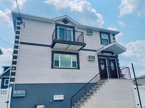 9976 164th Avenue, Unit 3, Howard Beach, NY 11414