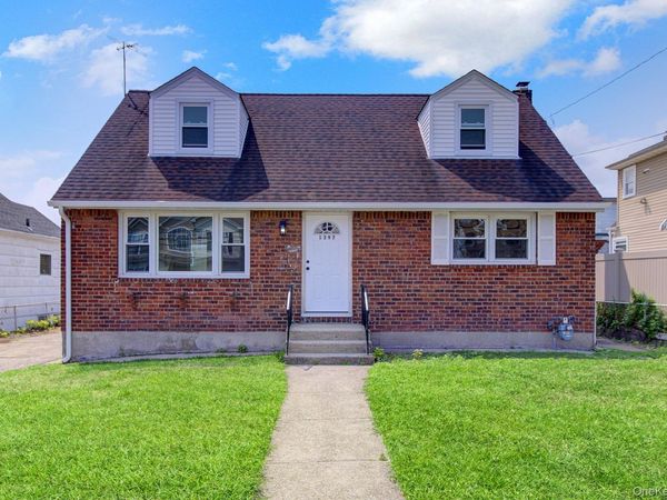 1397 Rosser Avenue , Elmont, NY 11003