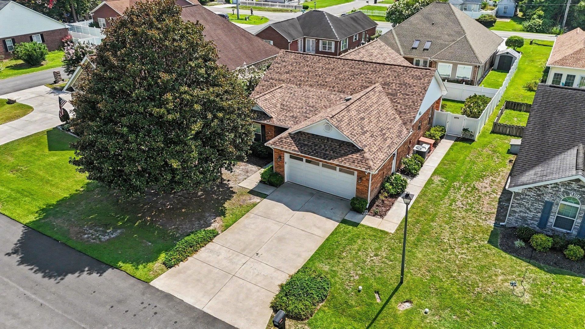 4204 Ravenwood Dr. Photo 2