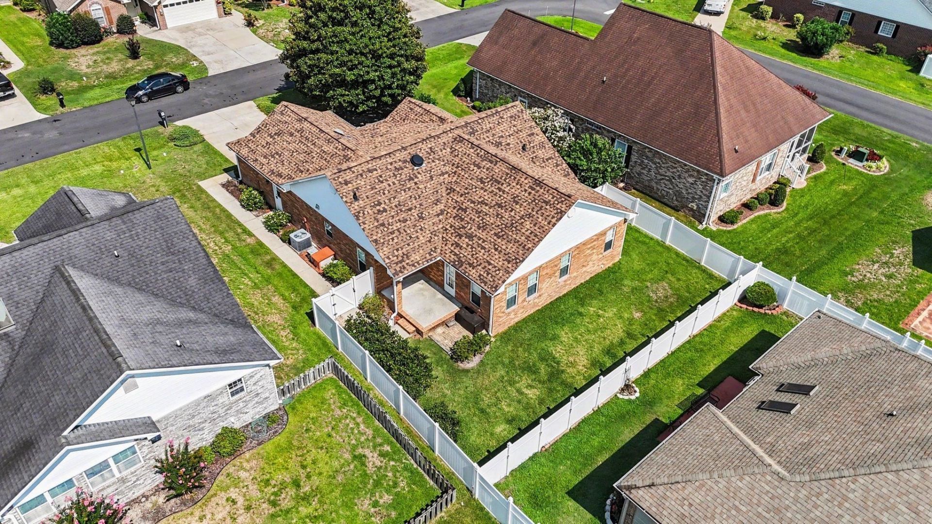4204 Ravenwood Dr. Photo 3