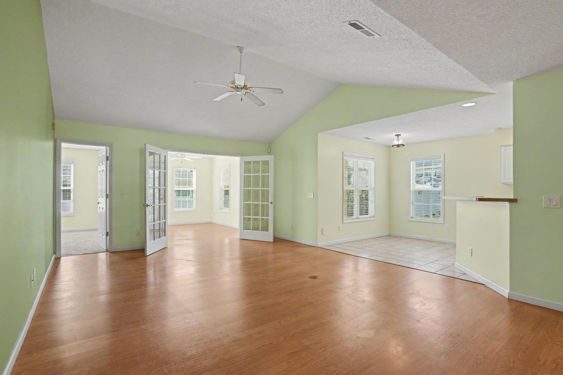 4204 Ravenwood Dr. Photo 7