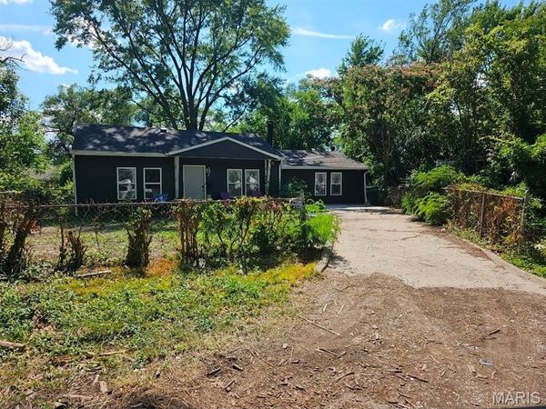 33 Helen Court , Cahokia, IL 62206