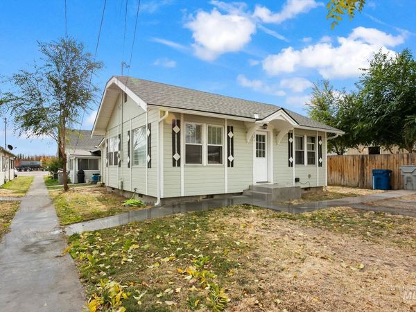 219 24th Ave S., Nampa, ID 83651