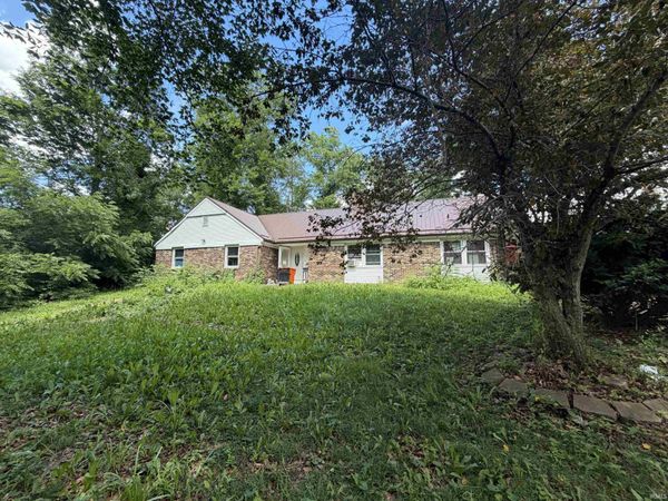 2584 W Woodland Avenue, Peru, IN 46970