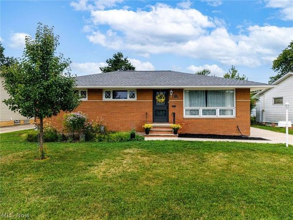 6904 Reid Drive , Parma Heights, OH 44130