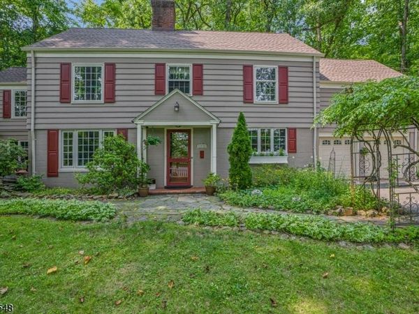 173 Hillcrest Rd, Watchung, NJ 07069