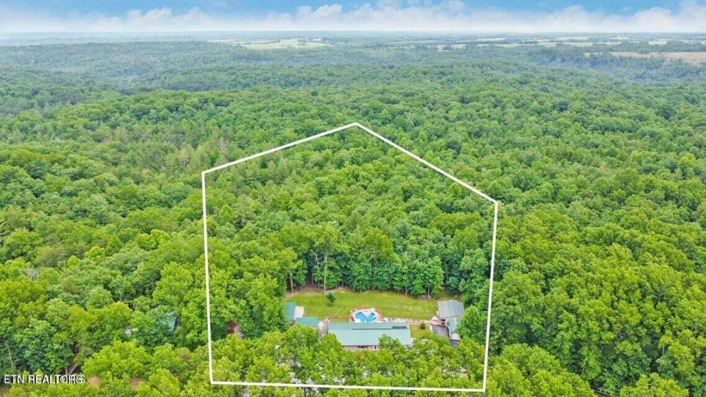 400 Georgee Rd, Jamestown, TN 38556 Main Photo