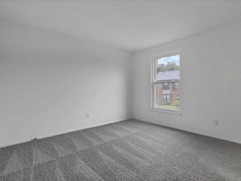 5866 Hallridge Circle , Columbus, OH 43232 Photo 23