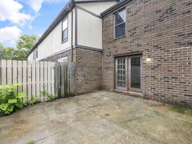 5866 Hallridge Circle , Columbus, OH 43232 Photo 32