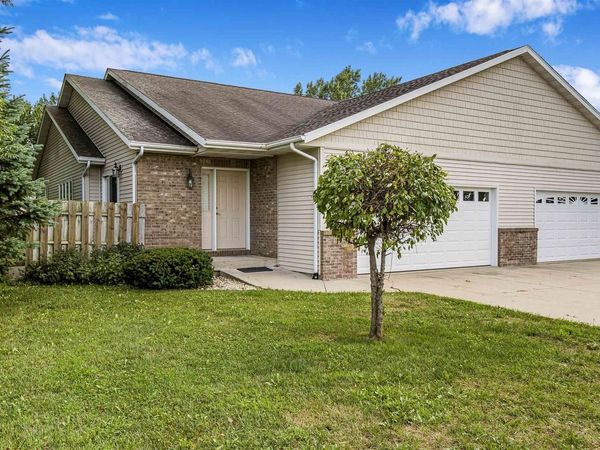 1505 Broadway Street, Prairie Du Sac, WI 53578