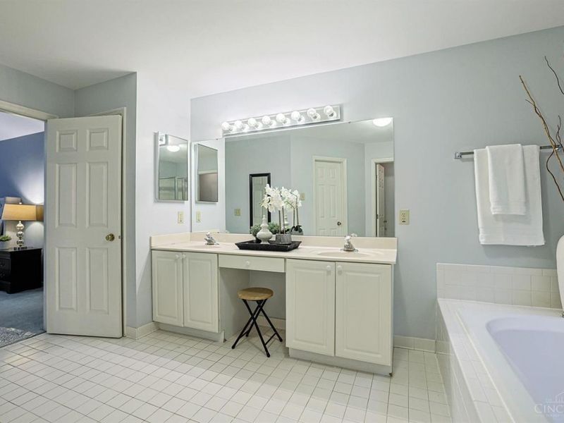 4801 Forest Meadows Court, Union Township, OH 45244 Photo 28