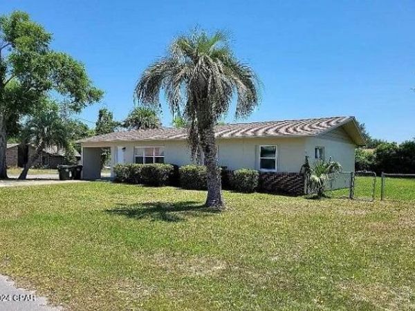 301 Minnesota Avenue , Lynn Haven, FL 32444
