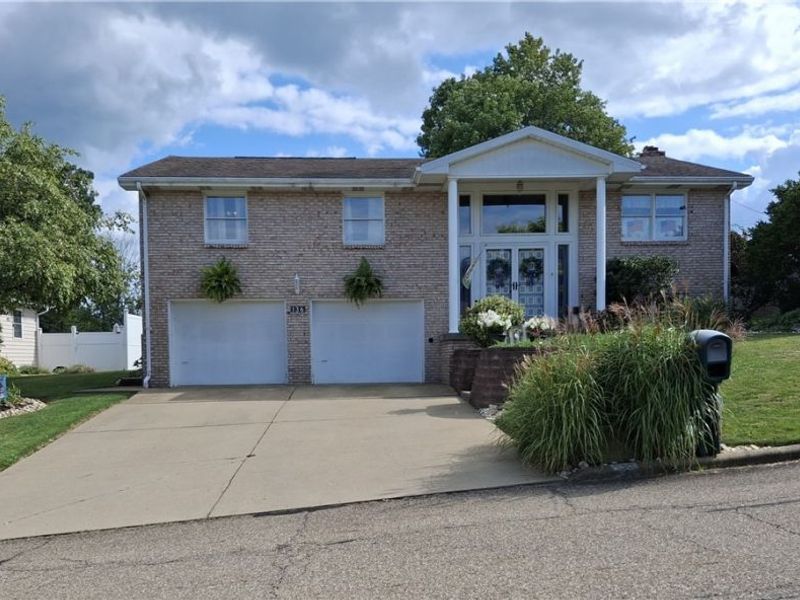 136 Tera Manor, Wintersville, OH 43953 Photo 1