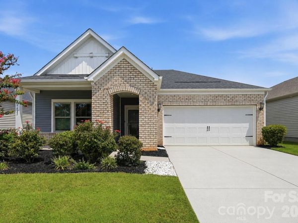 9423 Festival Way, Charlotte, NC 28215