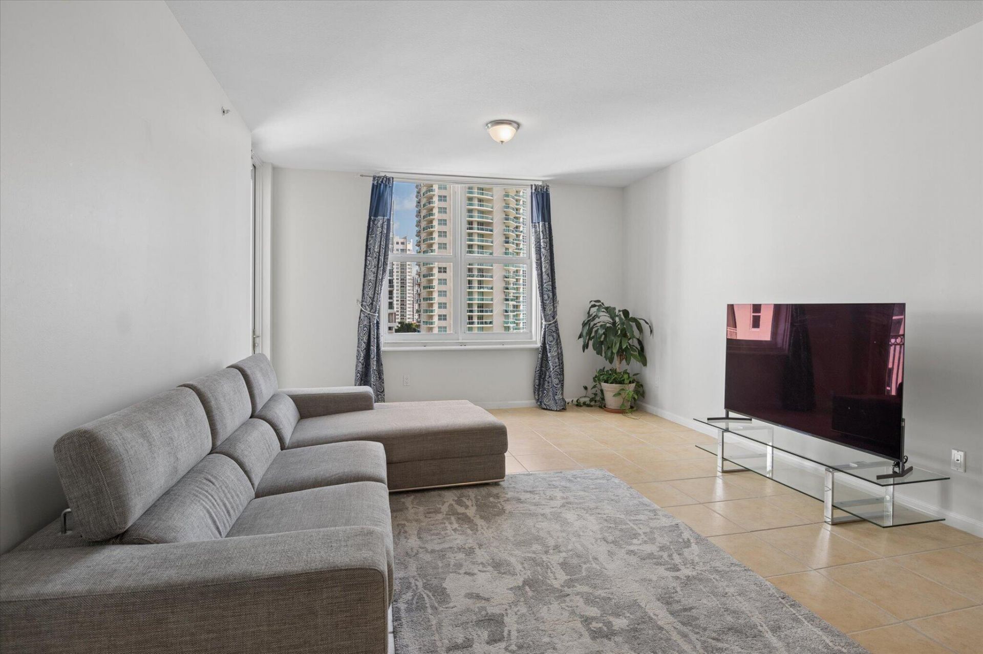 511 SE 5th Avenue, Unit 1221, Fort Lauderdale, FL 33301 Photo