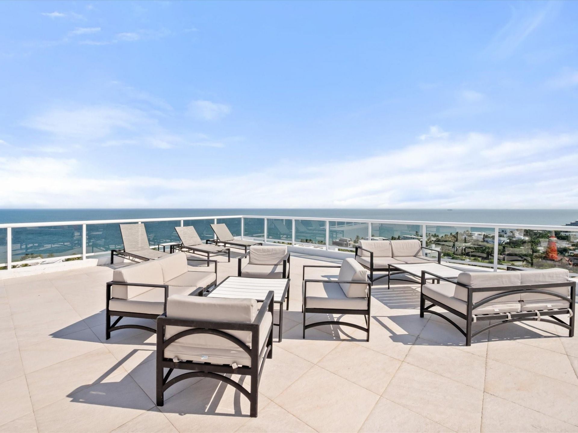 2841 N Ocean Boulevard, Unit 1407, Fort Lauderdale, FL 33308 Photo