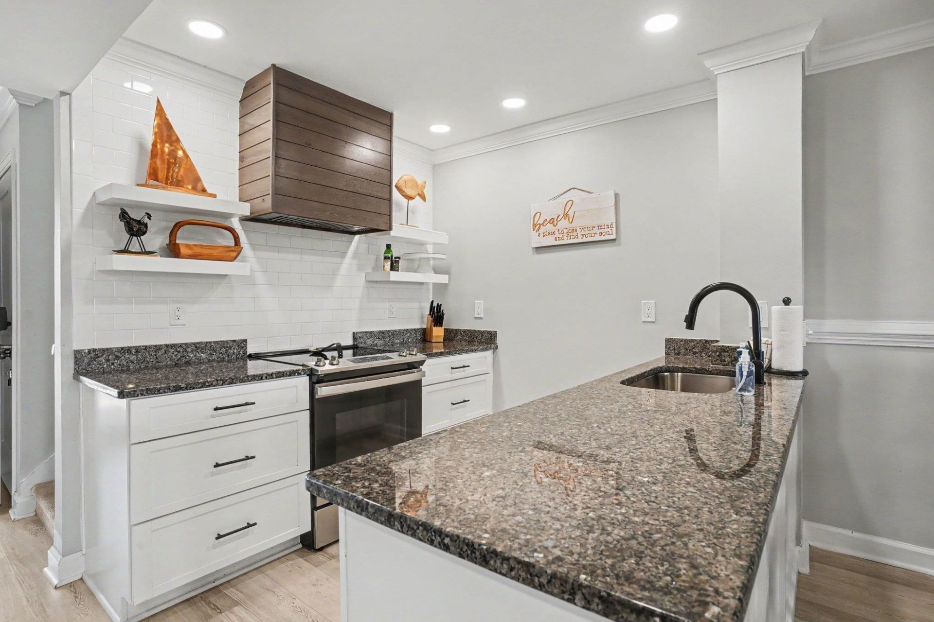 501 Maison Dr. Photo 12