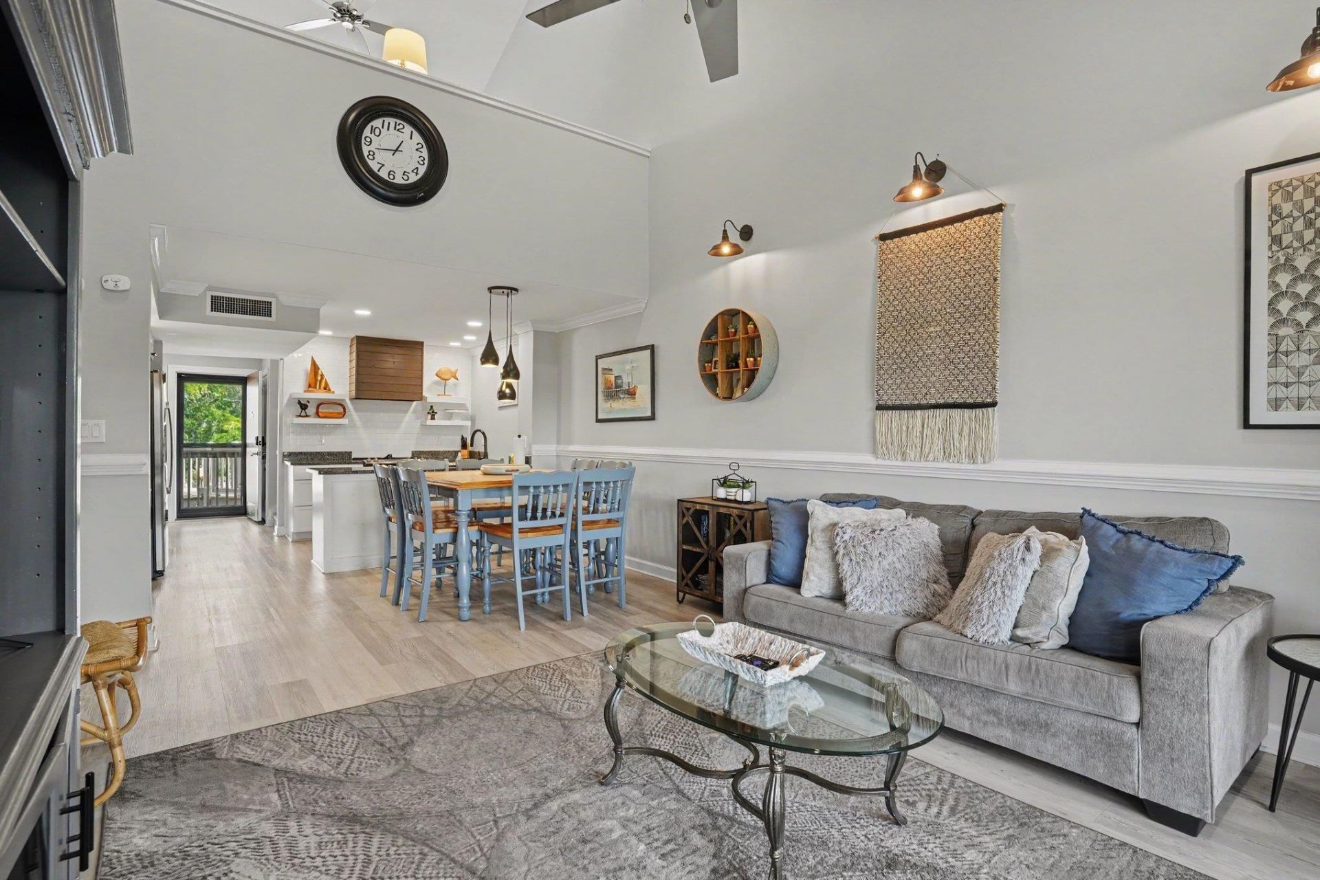 501 Maison Dr. Photo 8