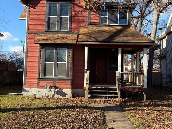 1532 D Ave NE, Unit A & B, Cedar Rapids, IA 52402