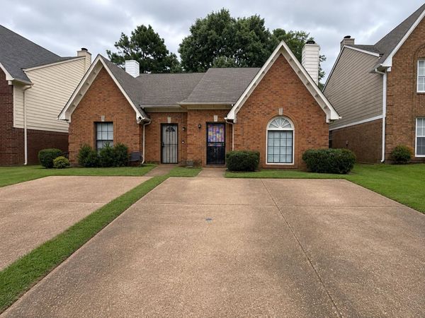 1670 OLD MILL STREAM DR, Memphis, TN 38016