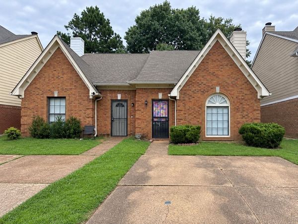 1670 OLD MILL STREAM DR, Memphis, TN 38016