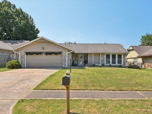 937 W Lansing Street, Broken Arrow, OK 74012