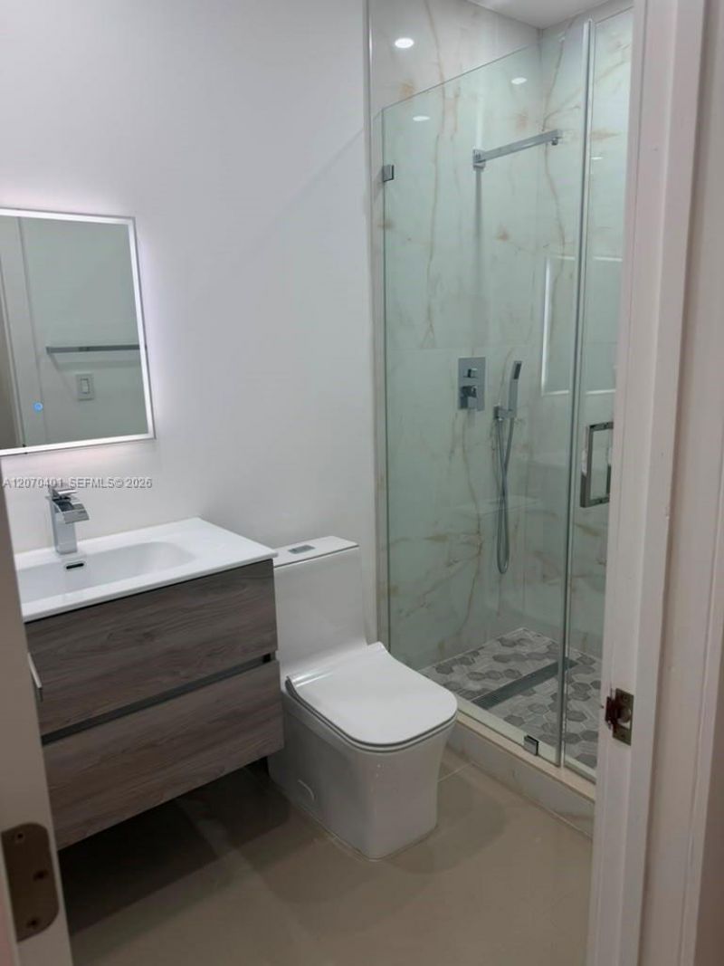 861 E 33rd St , Unit 1, Hialeah, FL 33013 Photo
