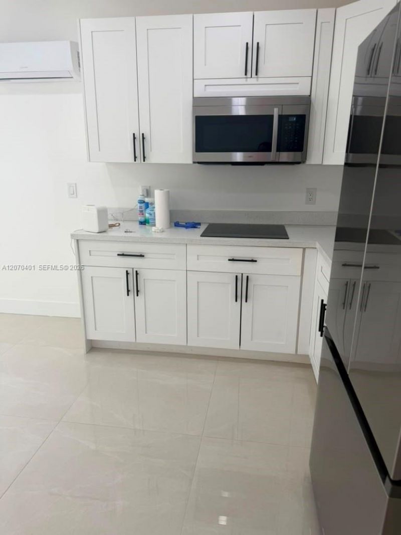 861 E 33rd St , Unit 1, Hialeah, FL 33013 Photo