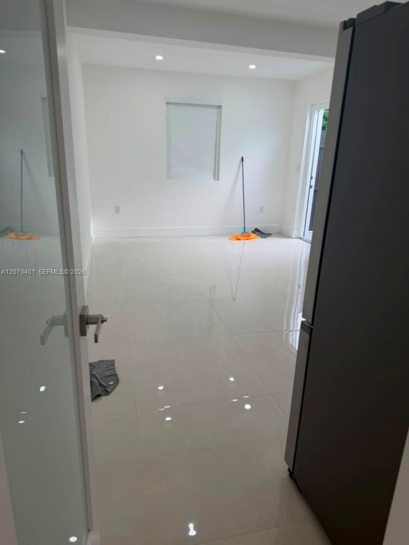 861 E 33rd St , Unit 1, Hialeah, FL 33013 Photo